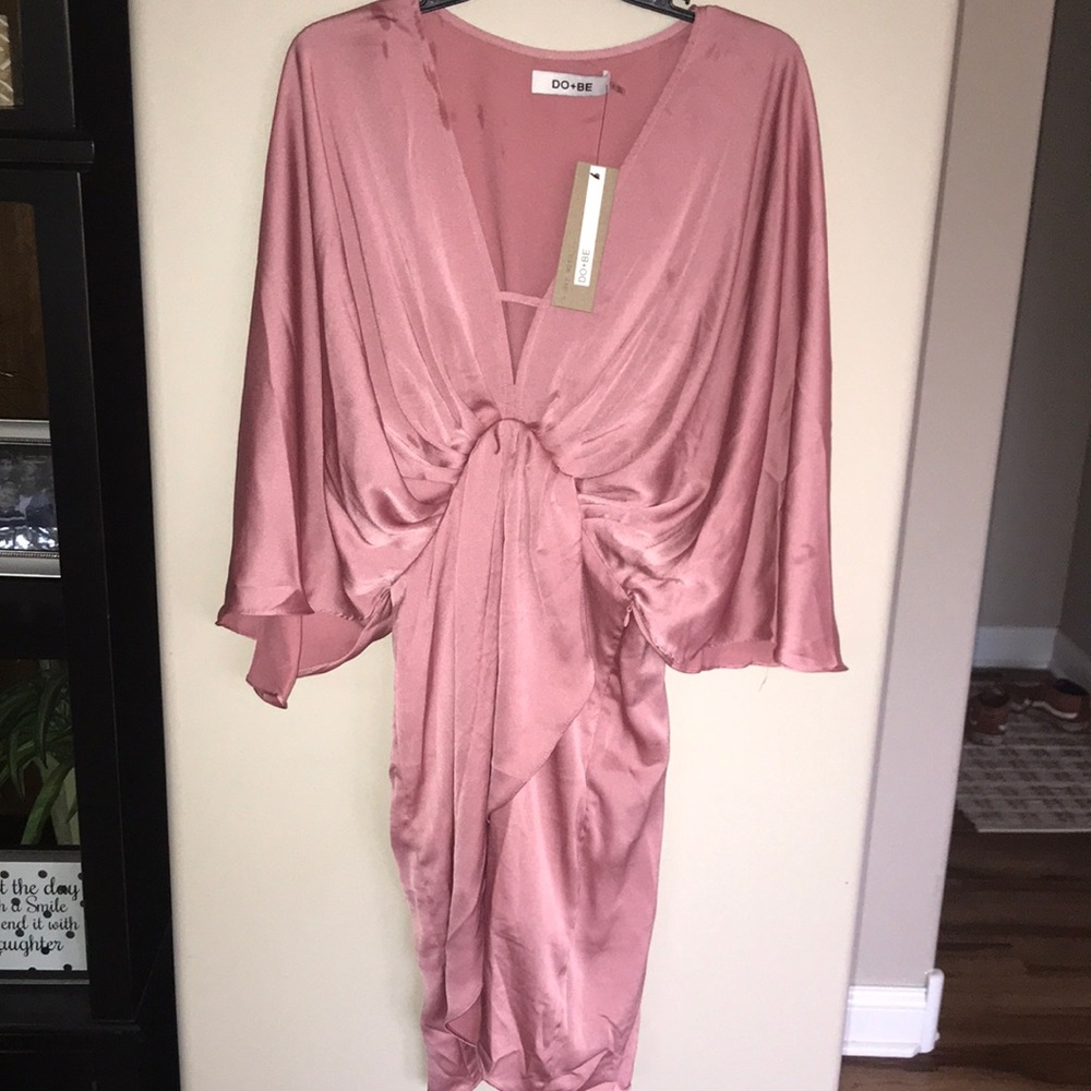 NEVER BEEN WORN PINK SATIN BATWIG DRESS